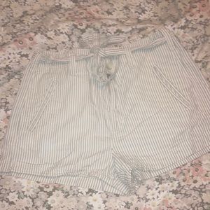 Women’s high waisted American Eagle tie waist striped shorts